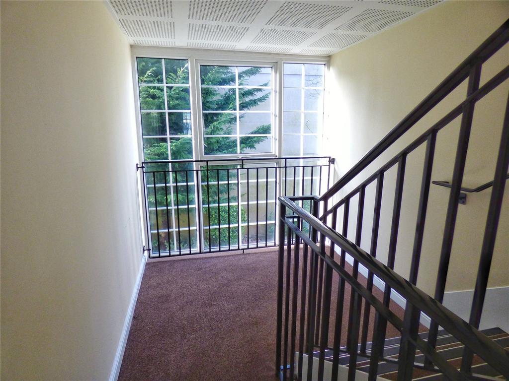 1st Floor Landing: