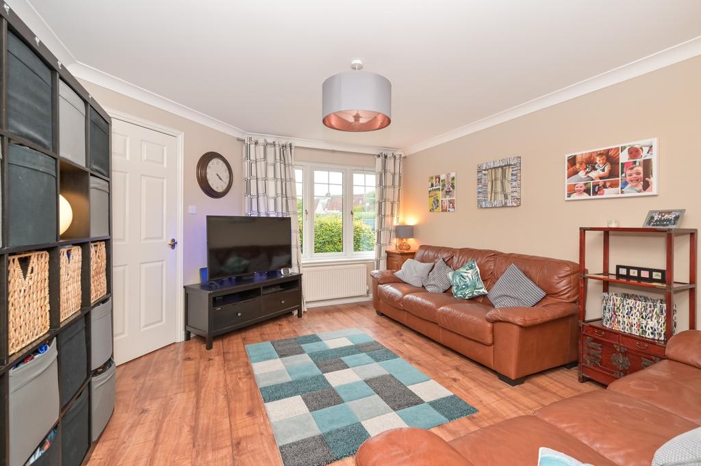 Cupar Mills, Cupar, KY15 3 bed semidetached house £175,000