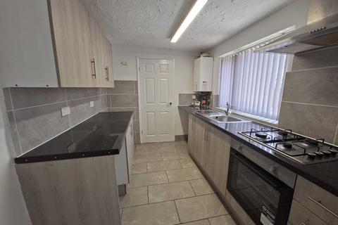 4 bedroom terraced house to rent, Wintringham Rd, Grimsby, DN32