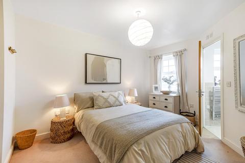 3 Flax Crescent, Carterton, OX18 1NA