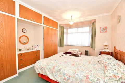 3 bedroom semi-detached house for sale - Chadacre Avenue, Ilford, Essex