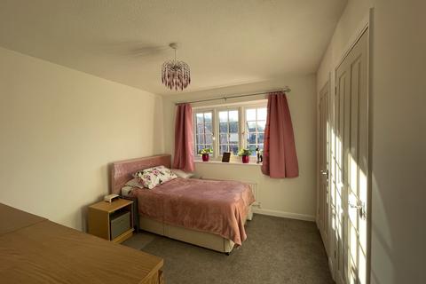 5 Grace Close, Ilford, IG6 3DW