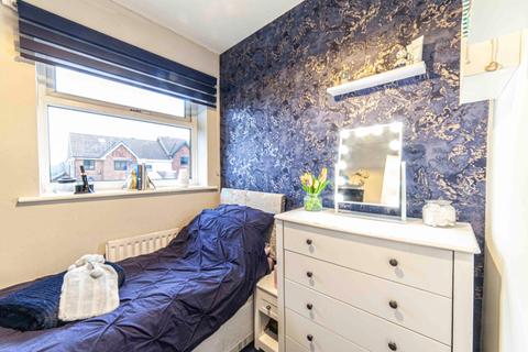 29 Hayle Road, Oldham, OL1 4NR