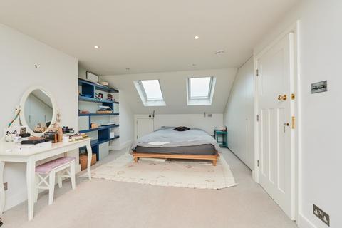 32 Treen Avenue, London, SW13 0JT