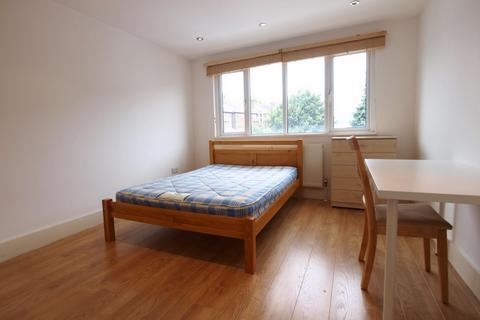 2 bedroom flat to rent, Fortis Green, East Finchley, N2