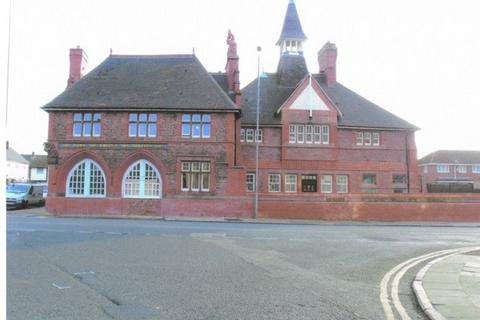 2 bedroom apartment to rent, Bradewell Street, Walton, L4