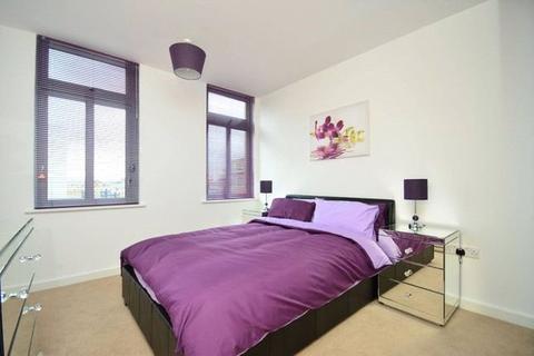 1 bedroom apartment to rent, Caspian Apartments, London E14