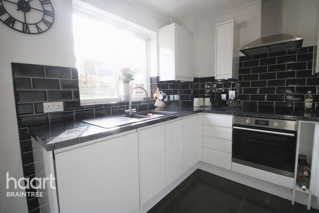 Bulrush Close, Braintree 2 bed semidetached house £290,000