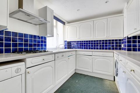 3 bedroom flat for sale - Windermere Hall, Stonegrove, Edgware, Greater London. HA8 7SZ