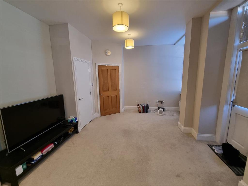 Lesser Knowlesthorpe, 24 Barton Mill Road, Canterbury 1 bed apartment