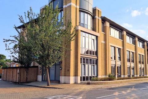 2 bedroom apartment for sale - Venture House, 42 London Road, Staines-upon-Thames, Middlesex, TW18