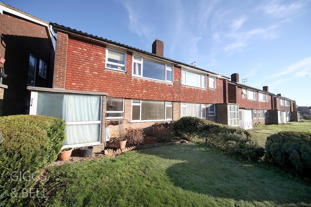 Birchen Grove, Luton, Bedfordshire, LU2 2 bed £160,000