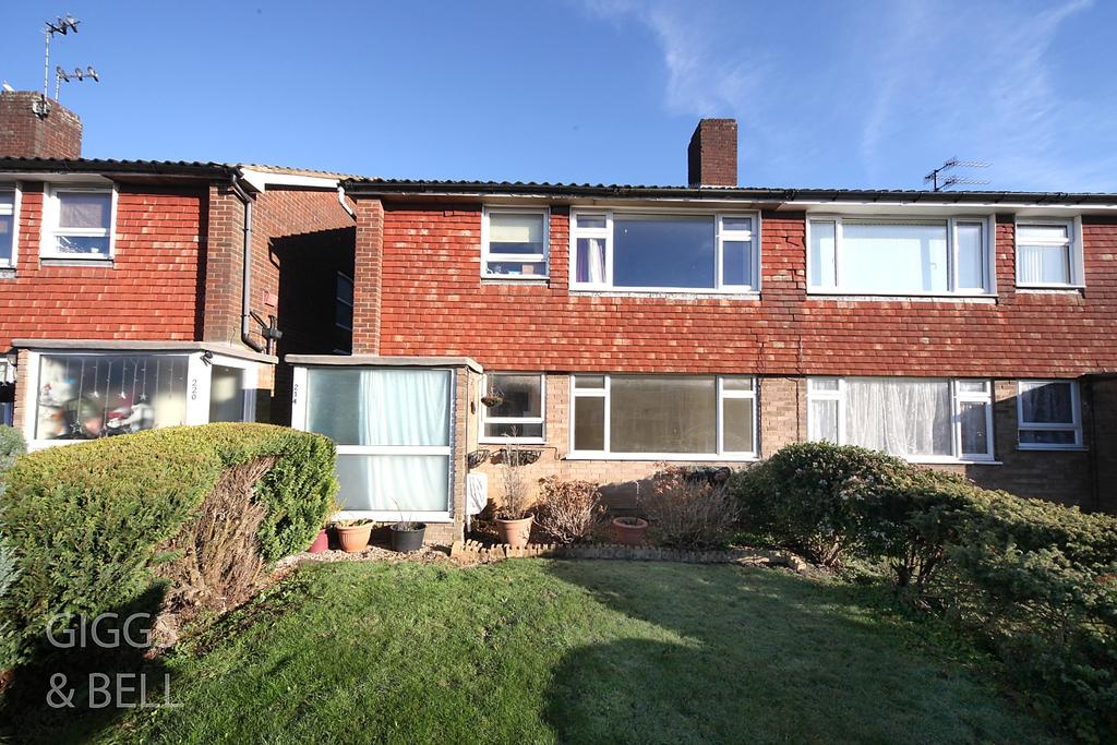 Birchen Grove, Luton, Bedfordshire, LU2 2 bed £160,000