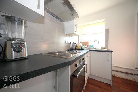 214 Birchen Grove, Luton, LU2 7TP