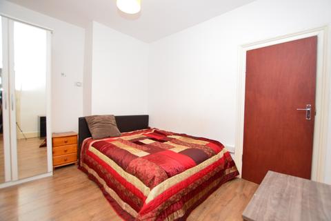 2 bedroom flat to rent - Cheltenham Road Peckham SE15