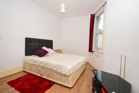 2 bedroom flat to rent - Cheltenham Road Peckham SE15