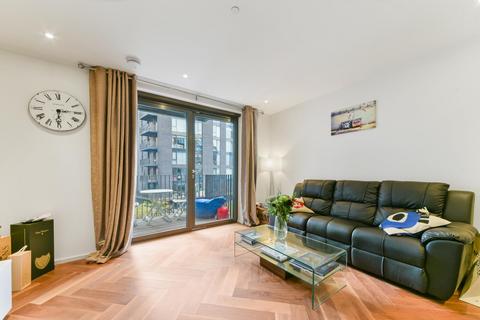 1 bedroom flat to rent, Ambassador Building, Embassy Gardens, London, SW11