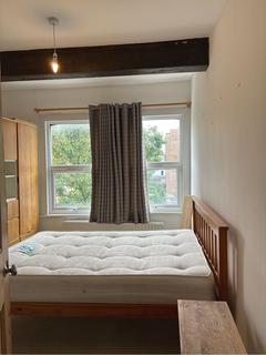 3 bedroom flat to rent, Vardens Road, Clapham, London, SW11