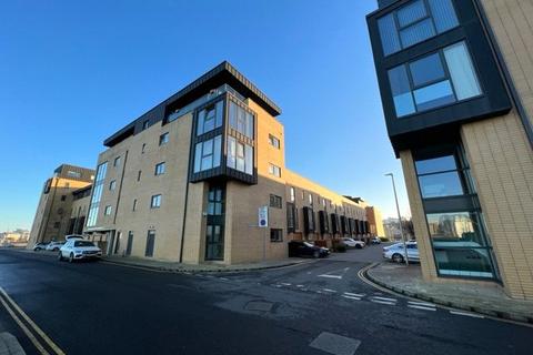 2 bedroom apartment for sale - Empire Way, Cardiff Bay, Cardiff, CF11