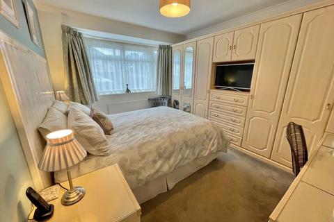 14 Beechwood Drive, Northampton, NN3 3DW