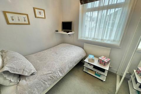 14 Beechwood Drive, Northampton, NN3 3DW