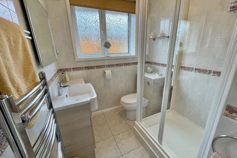 14 Beechwood Drive, Northampton, NN3 3DW