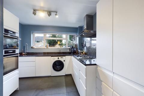 3 bedroom semi-detached house for sale - Wendover Road, Staines-upon-Thames, Middlesex, TW18