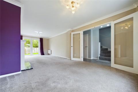 4 bedroom detached house to rent, Cavalier Close, Theale, Reading, RG7