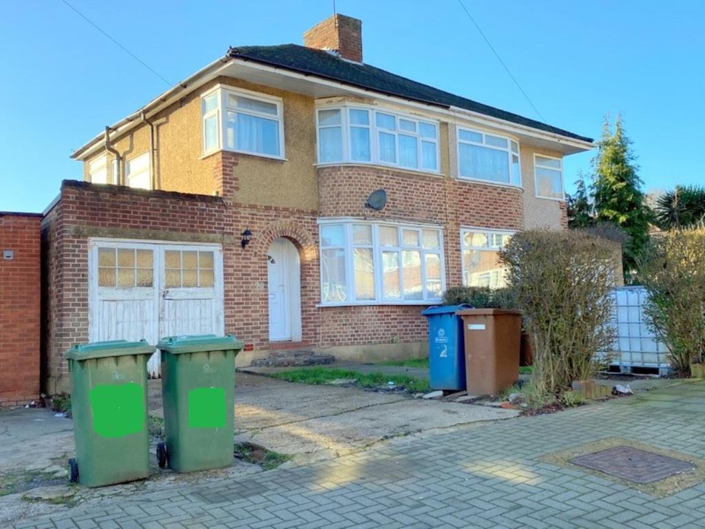 Bellamy Drive, Stanmore, Middlesex, HA7 3 bed semidetached house £1,750 pcm (£404 pw)