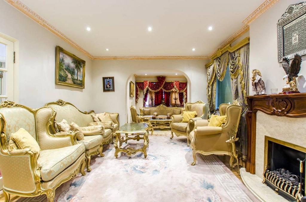 Ash Ride, Enfield, EN2 4 bed detached house £4,500 pcm (£1,038 pw)