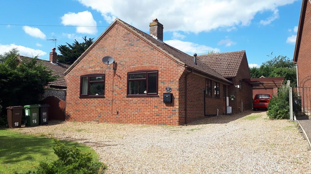 Norwich Road, Chedgrave 3 bed detached bungalow £430,000