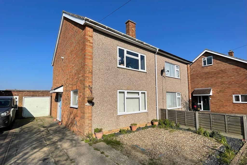 Kings Road, Glemsford 3 bed semidetached house £270,000