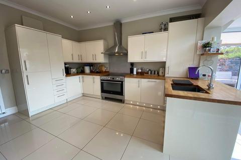 28 Miskin Road, Tonypandy, CF40 2QJ
