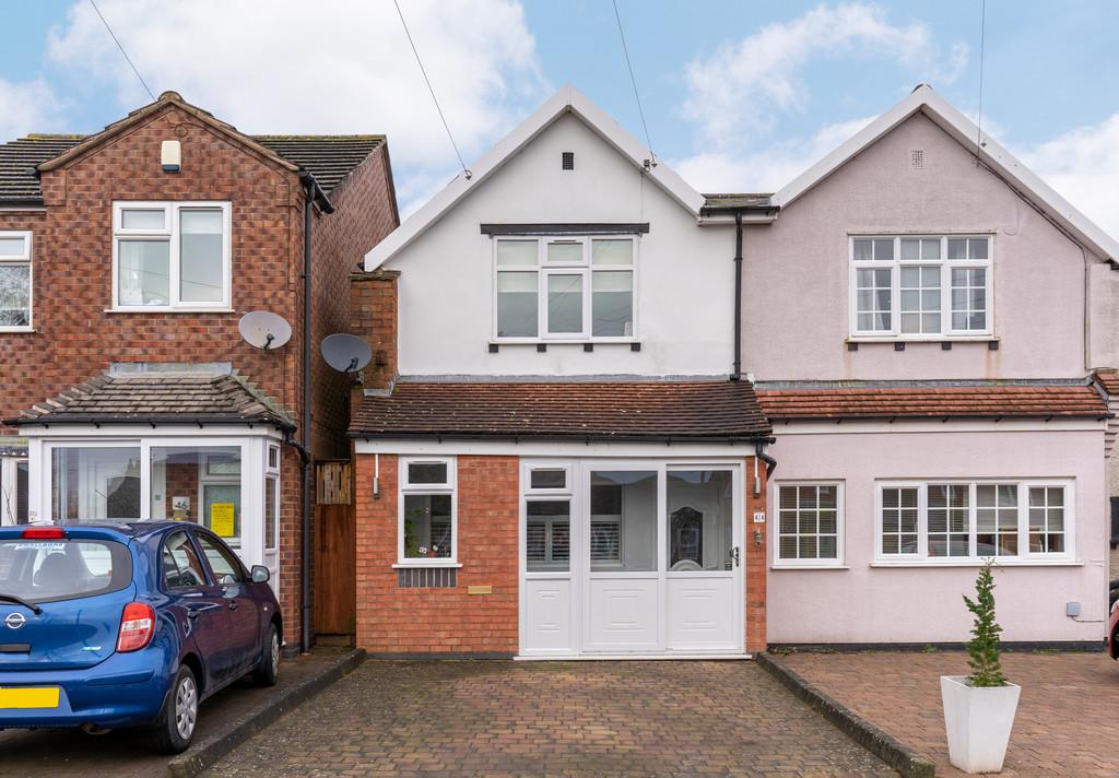 Station Road, Alvechurch, B48 7SD 2 bed semidetached house £325,000