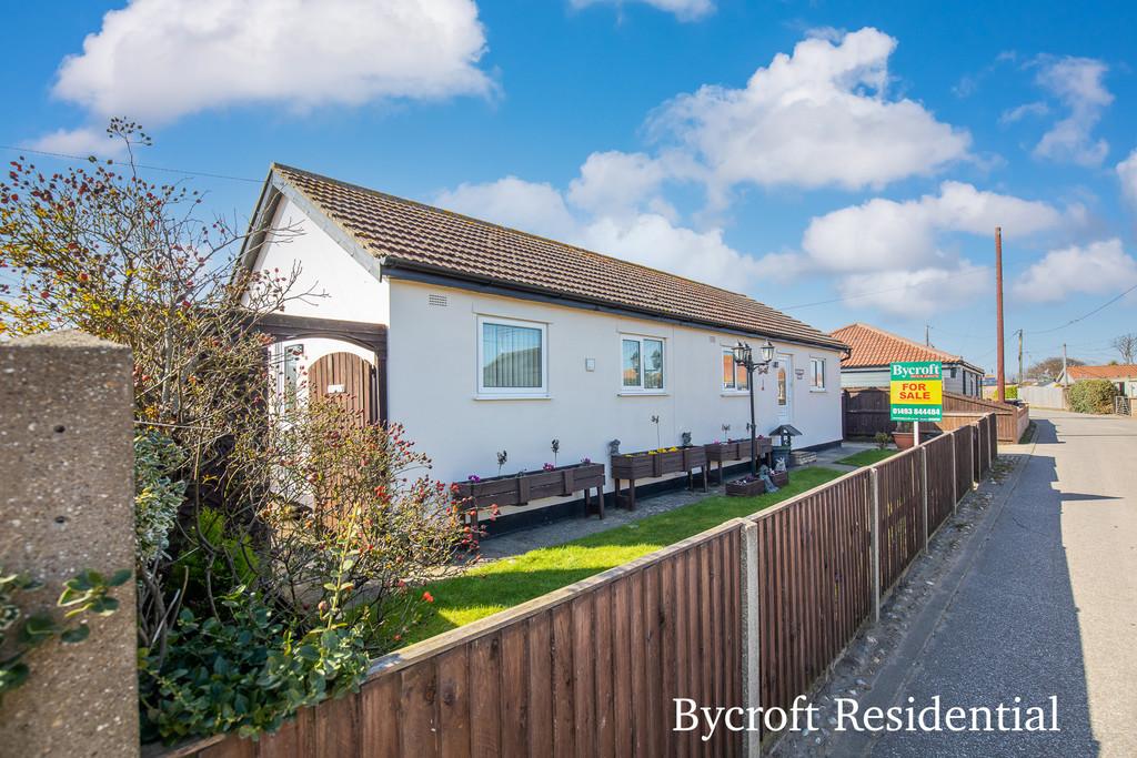 The Glebe, Hemsby 3 bed detached bungalow for sale £190,000