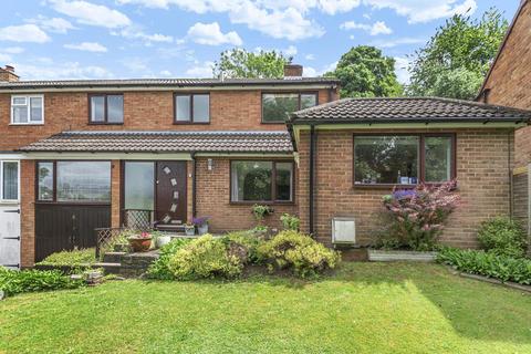 8 Birch Way, Chesham, HP5 3JL