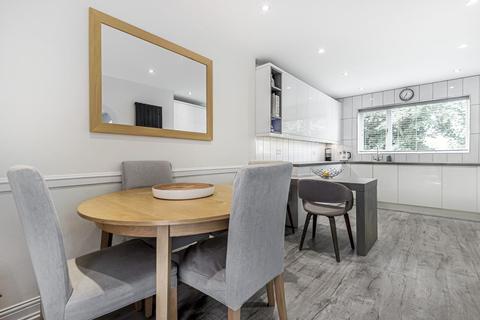 8 Birch Way, Chesham, HP5 3JL