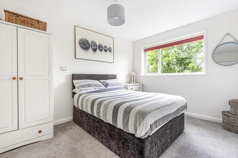 8 Birch Way, Chesham, HP5 3JL