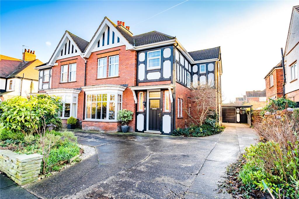 Weelsby Road, Grimsby, DN32 4 bed semidetached house £295,000