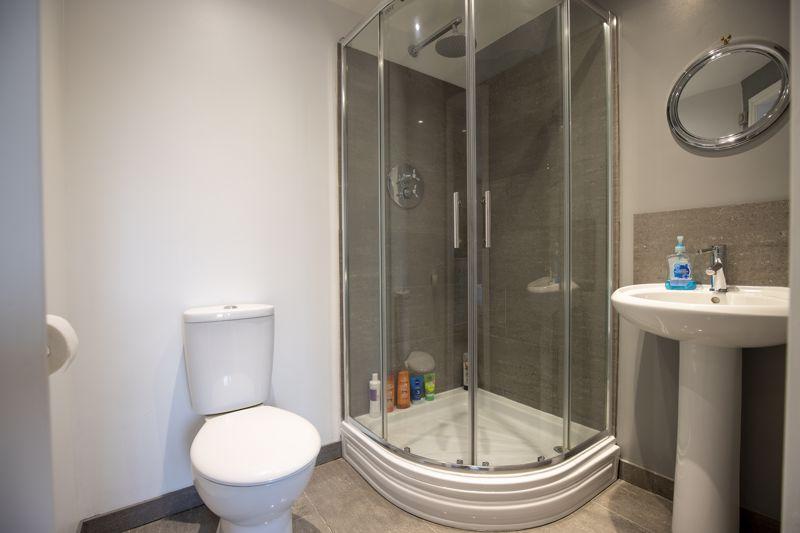 Bedroom 2 En-suite