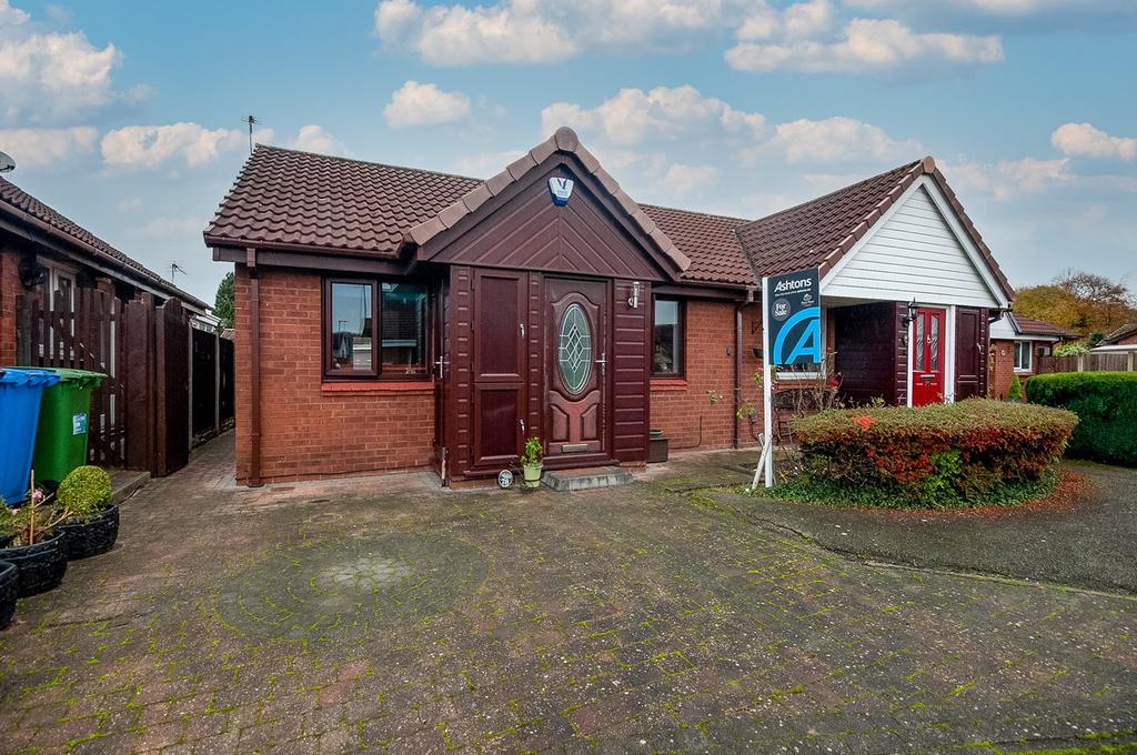 Perth Close, Fearnhead, Warrington, WA2 2 bed semidetached bungalow