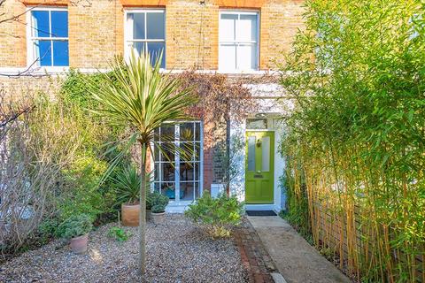 2 Prospect Road, Long Ditton, Surbiton, KT6 5PY