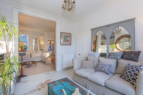 2 Prospect Road, Long Ditton, Surbiton, KT6 5PY