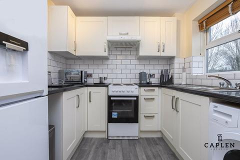 2 bedroom apartment for sale - Chigwell Lane, Loughton