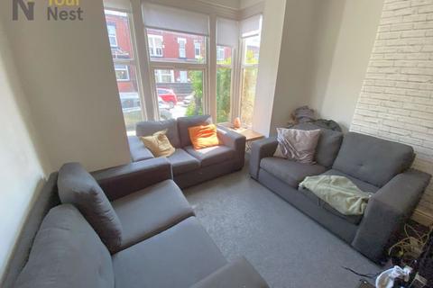 6 bedroom terraced house to rent, Headingley Avenue, Headingley, Leeds, LS6 3ER