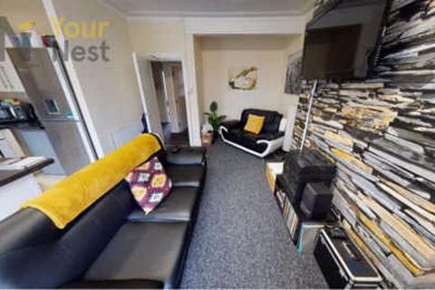 4 bedroom terraced house to rent, Headingley Mount, Headingley, Leeds, LS6 3EW