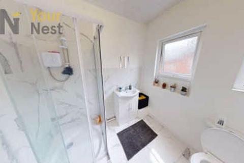 4 bedroom terraced house to rent, Headingley Mount, Headingley, Leeds, LS6 3EW