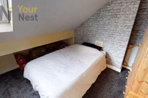 4 bedroom terraced house to rent, Headingley Mount, Headingley, Leeds, LS6 3EW