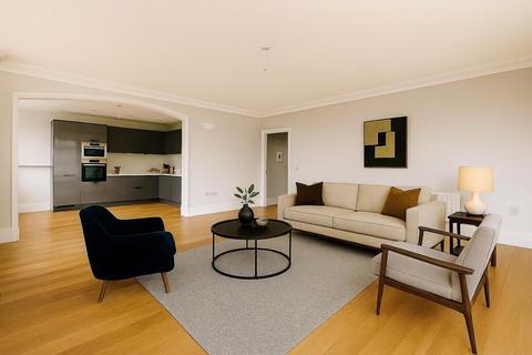 2 bedroom apartment to rent, Clapham Common North Side, London, SW4