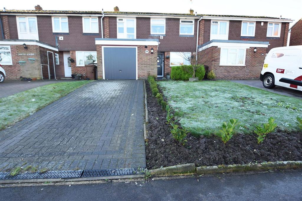 Childscroft Road, Rainham, Gillingham 3 bed terraced house £350,000